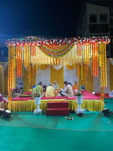 Banquet Hall Round Table Setup